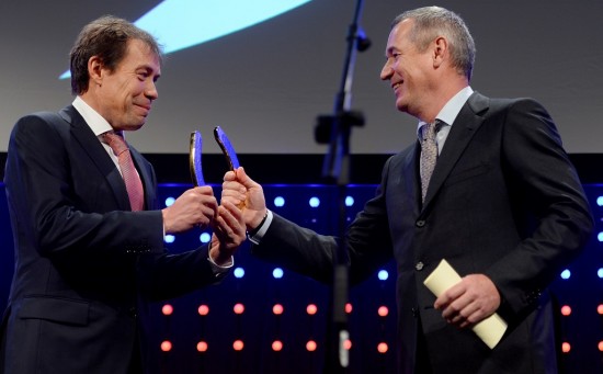 NOE AV PROBLEMET? Viacheslav Ekimov (t.v.) og eier Igor Makarov representerer det erkerussiske i Kajusja. Foto: Tim de Waele (©TDWSport.com)