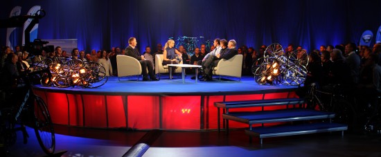 KICK-OFF: Slik så det ut da Peloton ble spilt inn i Stavanger i fjor. I 2016 starter TV 2 opp sykkelsesongen i Stavanger på ny. FOTO: TV2/Peloton 2015