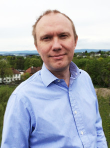 HJALP TIL: Sykkelkommentator Arild Eriksen.