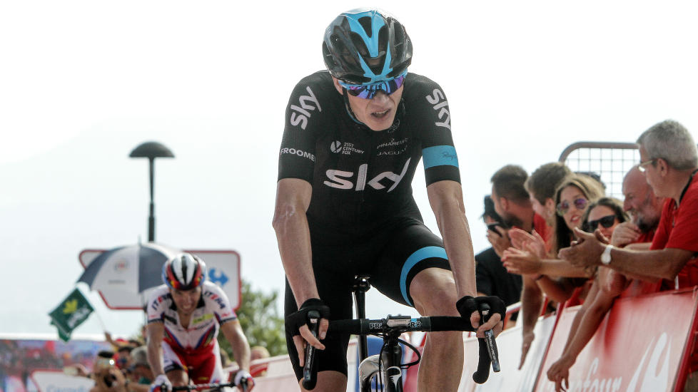 <b>LEGGER HODET PÅ BLOKKEN:</b> Chris Froome har offentliggjort testresultater som viser maksimalt oksygenopptak og hvor mye watt han produserer på sykkelen. Her er han avbildet under sommerens Tour de France. FOTO: Scanpix