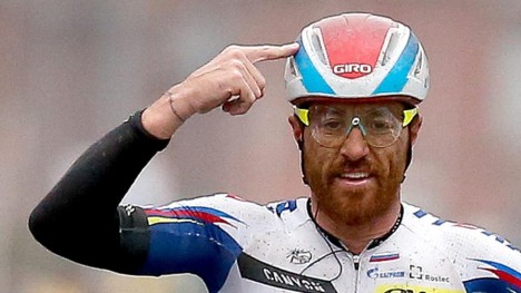 <b>BLIR SAVNET:</b> Ikke mange kan matche rutinen til Luca Paolini, men framtiden hans i laget til Alexander Kristoff henger i en svært tynn tråd.  EPA/JULIEN WARNAND