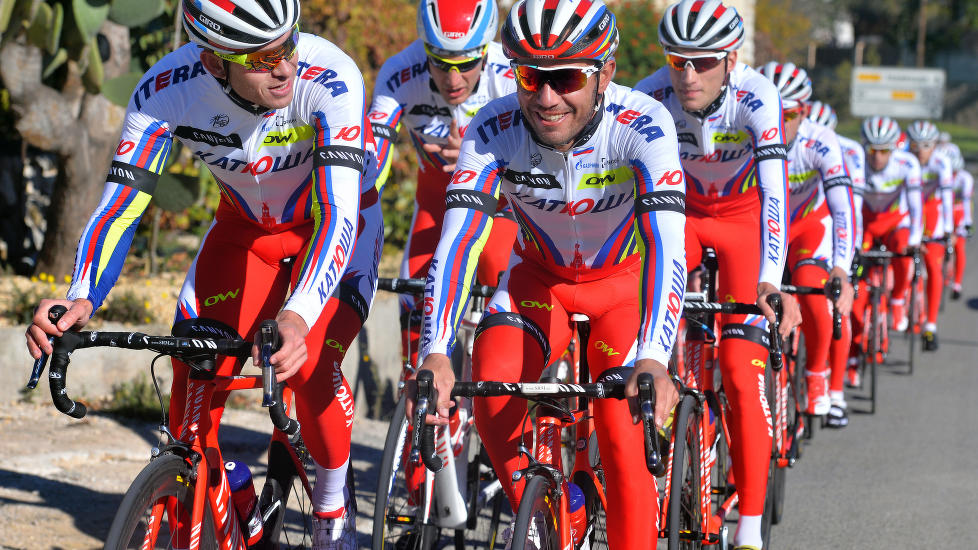 <b>TILBAKE TIL CALPE:</b> Alexander Kristoff og stefar Stein Ørn har full kontroll på Katjusjas vintertrening foran neste års klassikere. Dette er fra januarsamlingen i spanske Calpe. FOTO: Tim De Waele/TDWSPORT.COM