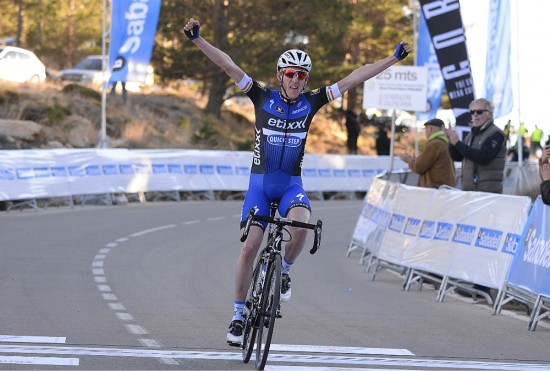 DEN FØRSTE, VIKTIGE: Martin jubler etter å ha tatt sin første seier i Etixx-trøyen. FOTO: Tim De Waele/TDWSPORT.COM