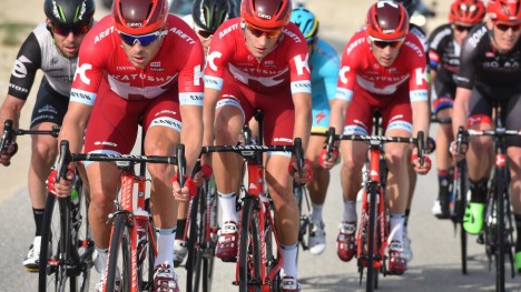 NÅDDE IKKE OPP: Alexander Kristoff og Sven Erik Bystrøm ble utkonkurrert av Mark Cavendish (bak til venstre) på åpningsdagen av Tour of Qatar. Foto: Tim de Waele (©TDWSport.com)