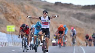 DER SATT DEN! Edvald Boasson Hagen var raskeste mann opp til Quriyat og kunne ikle seg rittets ledertrøye på tampen av dagen. FOTO: Tim De Waele/TDWSPORT.COM