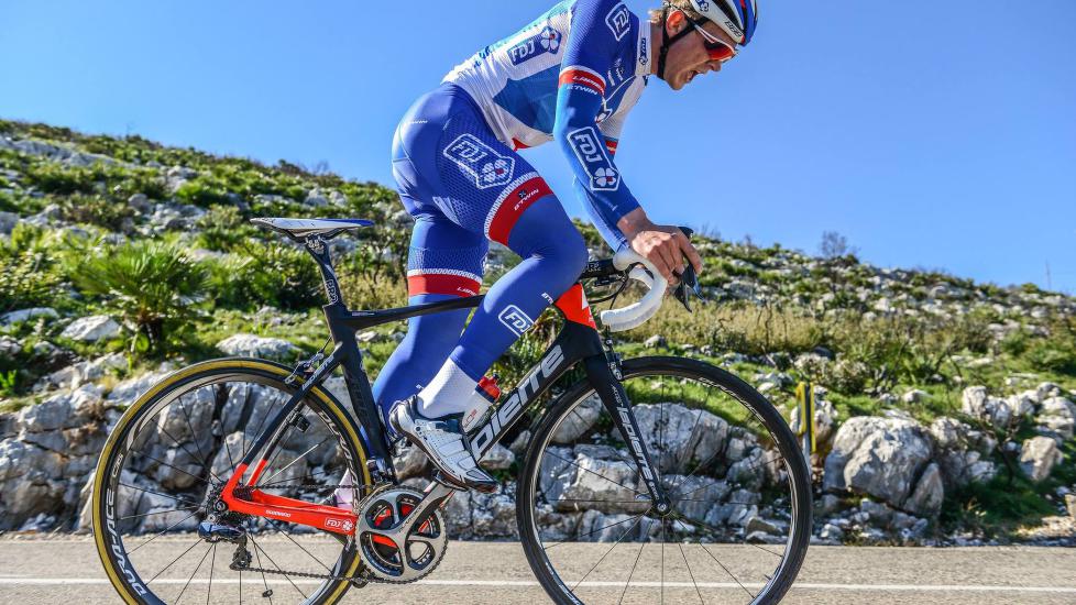 BELGIA-KLAR: Det kribler i beina til Daniel Hoelgaard denne uken. FDJ-rytteren ser frem til sin første belgiske klassikeråpning på proffnivå. (FOTO: FDJ/Nicolas Götz)