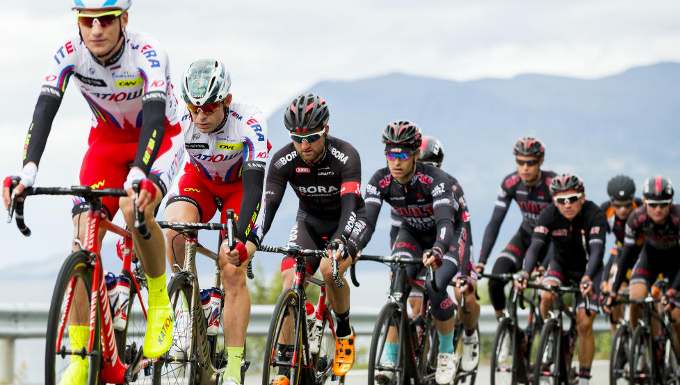 TØFT Å MØTE PÅ JOBB: Jobben Sven Erik Bystrøm og Alexander Kristoff legger ned i treningshverdagen, kan det ikke settes spørsmålstegn ved. Derfor er det synd at Katushas generaltabbe indirekte rammer lagets norske elementer.