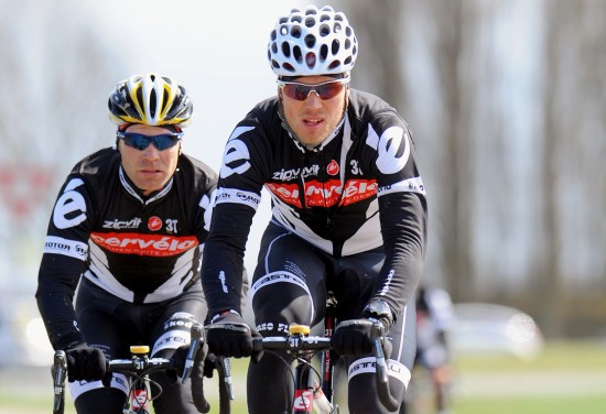 STERKE KARER: Roger Hammond (bak) og THor Hushovd. Her trener duoen sammen foran Paris-Roubaix i 2010. Foto: Tim de Waele (©TDWSport.com)