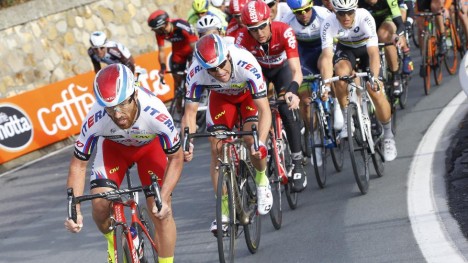 BORTE: Luca Paolini førte Alexander Kristoff helt i front i Poggio i fjor. Nå er ikke lenger italieneren på Kristoffs lag. Foto: Tim de Waele (©TDWSport.com)