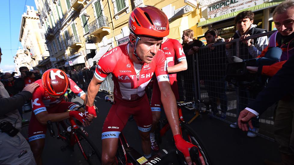 FELT AV EGET LAG: Alexander Kristoff gikk god hjelp av lagkameratene frem til den siste kilometeren. Da var kommunikasjonen med Jacopo Guarnieri for dårlig, og nordmannen var plutselig uten seierssjanse. Foto: Tim de Waele (©TDWSport.com)
