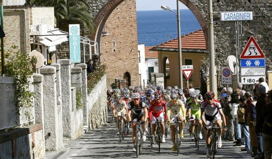 EN VAKKER STIGNING: Men det er ikke utsikten som gjør at vi ønsker oss Le Manie tilbake. Vi vil bare vekke Milano-Sanremo til liv litt tidligere. Foto: Tim de Waele (©TDWSport.com)