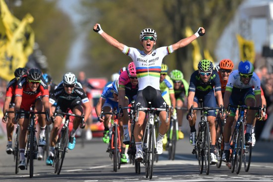 KYNISK: I fjor forholdt Michal Kwiatkowski seg rolig da rittet eksploderte opp Cauberg og ventet på en samlet spurt, men polakken har flere stringer å spille på. Kan han forsvare seieren i år? FOTO: Tim de Waele (TDWSport.com)