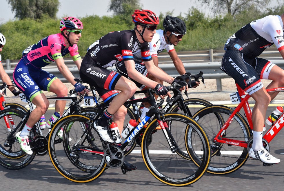 DUBAI: Lunke debuterte i Dubai Tour og har siden kjørte tøffe WorldTour-ritt i Katalonia og Baskerland. Foto: Tim de Waele (©TDWSport.com)