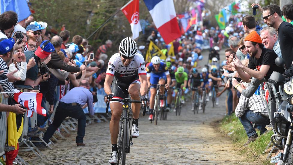 TOK OPP JAKTEN: Fabian Cancellara distanserte de øvrige, men kom seg akkurat ikke opp til Peter Sagan. Dermed måtte sveitseren ta til takke med andreplass. Foto: Tim de Waele (©TDWSport.com)