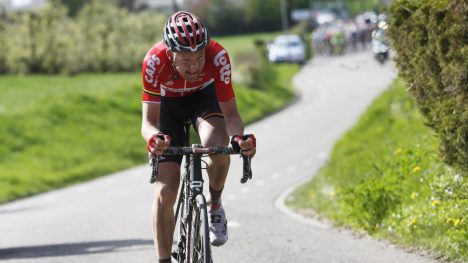 OFFENSIV: Tim Wellens elsker å angripe. Her gjør han nettopp det i Amstel Gold Race. Foto: Tim de Waele (©TDWSport.com)