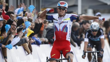 KAN HAN GJENTA BEDRIFTEN? Alexander Kristoff kommer til å få knallhard motstand i sin søken på en ny Flandern rundt-triumf. Foto: OLIVIER HOSLET (Scanpix/Epa)