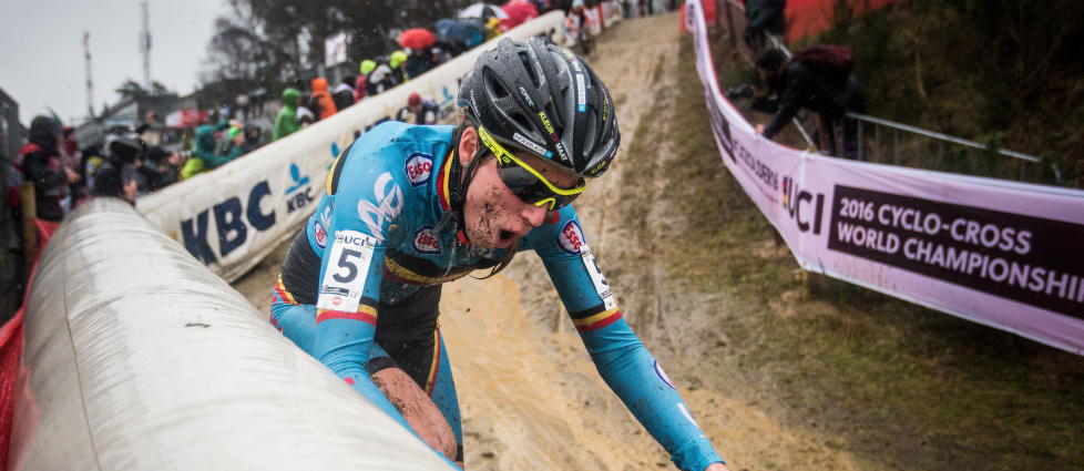 UTESTENGT: Femke Van der Driessches sykkel ble scannet for motor og kontrollørene fant det hittil første tilfellet av motorisert doping på høyt nivå i sykkelsporten. Tirsdag ble den belgiske jenta utestengt fra sykkelsporten de neste seks årene. (CTK Photo/Michal Cerveny)