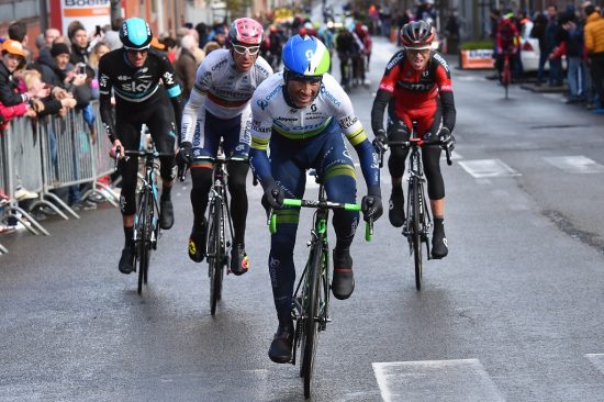 DURABELIG DUELL: Selv rutinerte ryttere som Michael Albasini kan miste hodet på slutten av en klassiker, når karrierens største triumf lyser i det fjerne. FOTO: Tim de Waele (TDWSport.com)