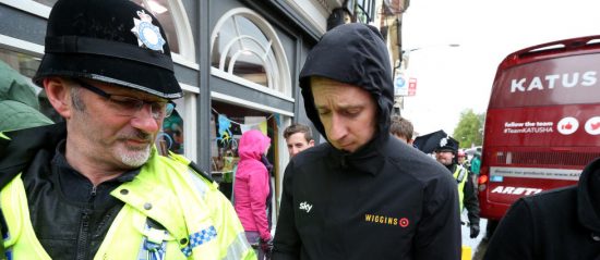 STANSET WIGGINS: Med syv av syklene borte, kunne ikke Team Wiggins fortsette rittet i Polen. Her er eier Bradley Wiggins avbildet foran Tour de Yorkshire.