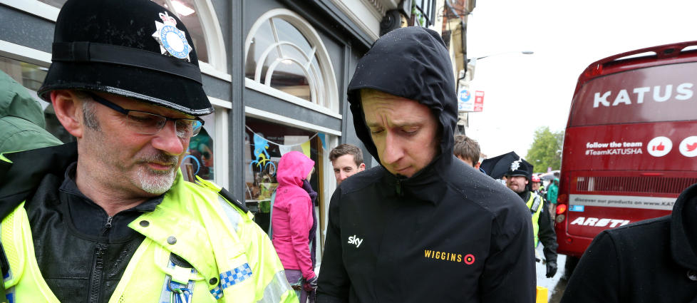 STANSET WIGGINS: Med syv av syklene borte, kunne ikke Team Wiggins fortsette rittet i Polen. Her er eier Bradley Wiggins avbildet foran Tour de Yorkshire.