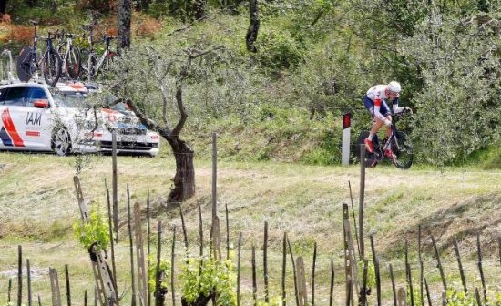 I FORM:  Vegard Stake Laengen levete en ny sterk etappe i Giro d'Italia onsdag. Her avbildet under tempoetappen søndag. Foto: LUK BENIES / Afp / NTB scanpix