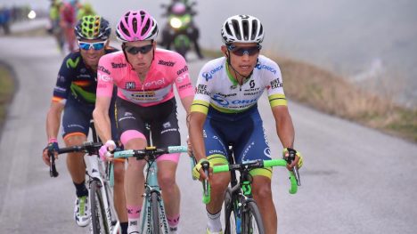 TRØYEBYTTE: Steven Kruijswijk mistet den rosa ledertrøyen etter en velt på den 19. etappen. Johan Esteban Chaves leder nå sammendraget. Foto: Tim de Waele (©TDWSport.com)