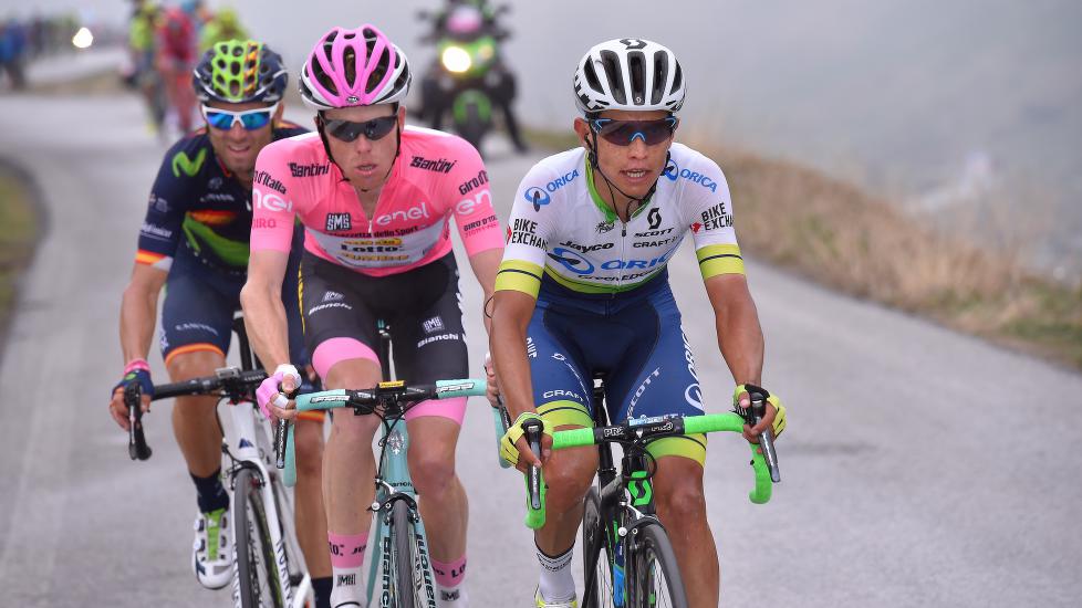 TRØYEBYTTE: Steven Kruijswijk mistet den rosa ledertrøyen etter en velt på den 19. etappen. Johan Esteban Chaves leder nå sammendraget. Foto: Tim de Waele (©TDWSport.com)