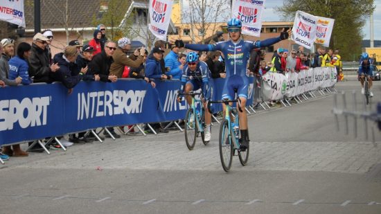 TRIPPELP: Mye å juble over for Team Joker. Foto: Simen Eriksen / Norges Cykleforbund