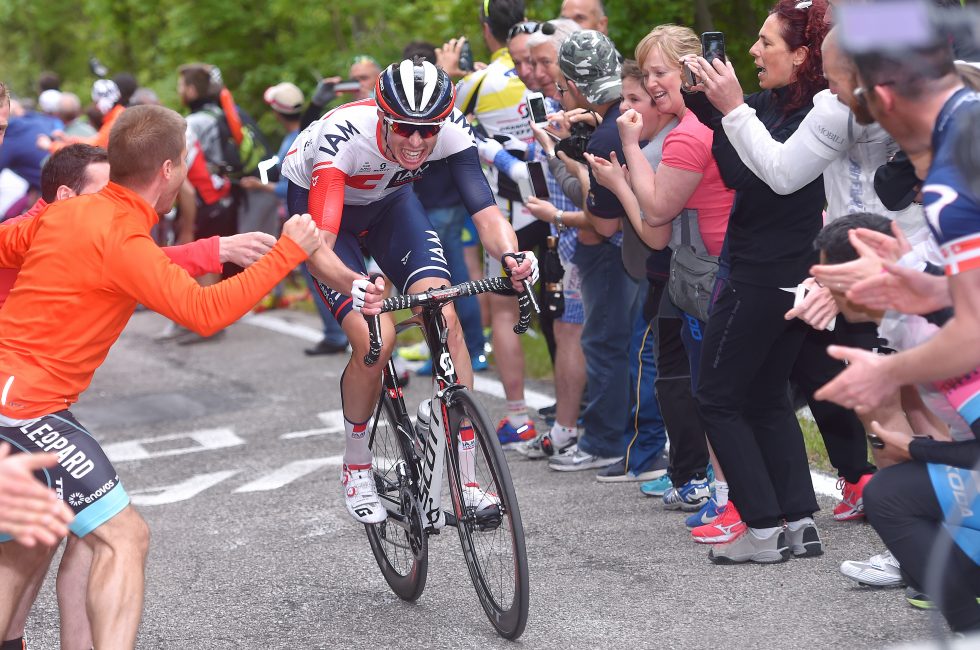 I BRUDD: Stake Laengen på offensiven i bakkene utenfor Asolo. Foto: Tim de Waele (©TDWSport.com)