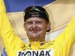 MISTET SEIEREN: Floyd Landis syklet inn i Paris med gul trøye i 2006, men ble avslørt av en dopingprøve og ble strøket fra resultatlistene. Foto: REUTERS/Stefano Rellandini /Files Reuters