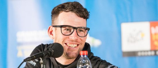 FLEIPET OM EDVALD: Mark Cavendish var både sur og blid under pressetreffet to dager før starten av Tour de France. Briten skal dele etappene broderlig med Edvald Boassson Hagen under åpningsuka av rittet.