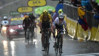 STERK: Adam Yates klatret meget godt på den siste etappen i Pyreneene. Foto: JEFF PACHOUD (Scanpix/Afp)