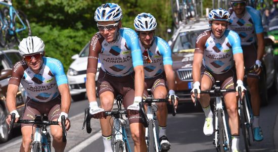 INNTJENENDE TOUR: Med Romain Bardets andreplass sammenlagt, ble AG2R det laget med nest mest penger inntjent, etter Team Sky. Foto: © Tim De Waele