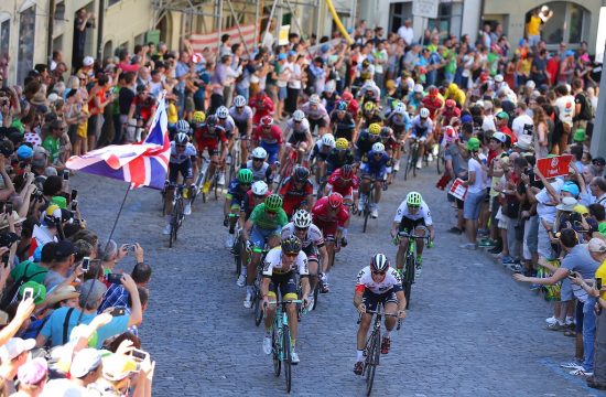 VISTE SEG FREM: Sondre Holst Enger tok kommandoen på Tour de France-etappen til Bern. FOTO: Tim de Waele (TDWSport.com)