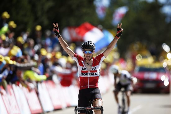 epa05424553 Belgian rider Thomas De Gendt of the Lotto Soudal team celebrates after winning the 12th stage of the 103rd edition of the Tour de France cycling race over 178km between Montpellier and Mont Ventoux, France, 14 July 2016. EPA/KIM LUDBROOK