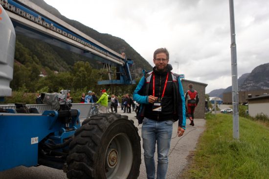 Smilte til tross: Carlström sier det var synd for Holst Enger å måtte bryte på hjemmebane, men fryder seg over at IAM fortsatt har ledertrøyen. Foto: Kjetil R. Anda / procycling.no