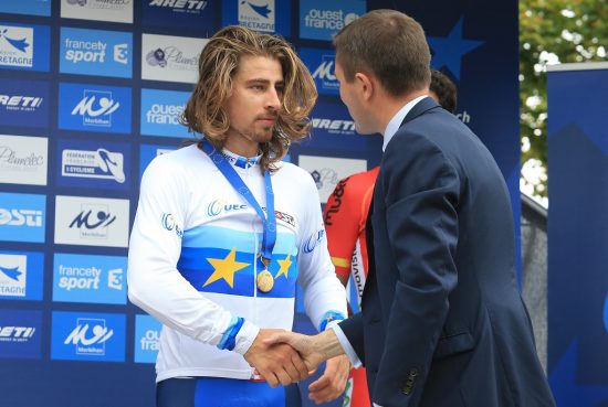 FIKK NY TRØYE: Men denne er ikke like fin som regnbuetrøyen din, Sagan. Foto: Tim De Waele (©TDWSport.com)