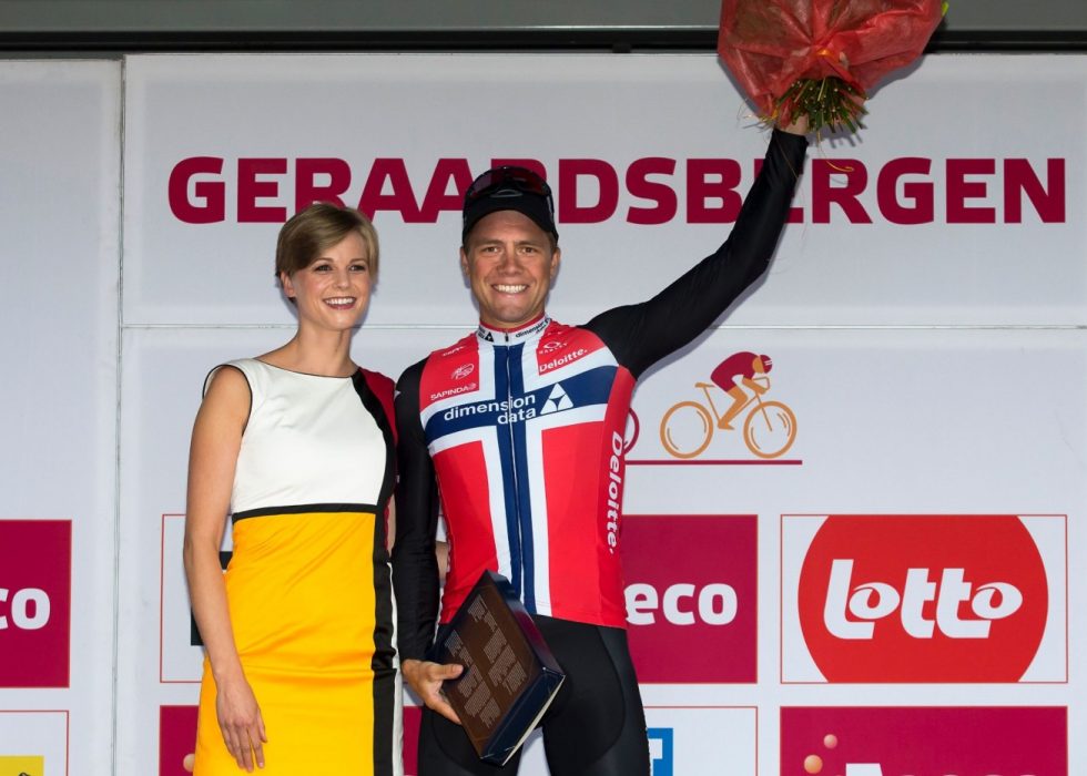 MER JUBEL?: Boasson Hagen feirer etappeseieren i Eneco Tour. Neste sesong jakter han flere triumfer. AFP PHOTO / Belga / KRISTOF VAN ACCOM