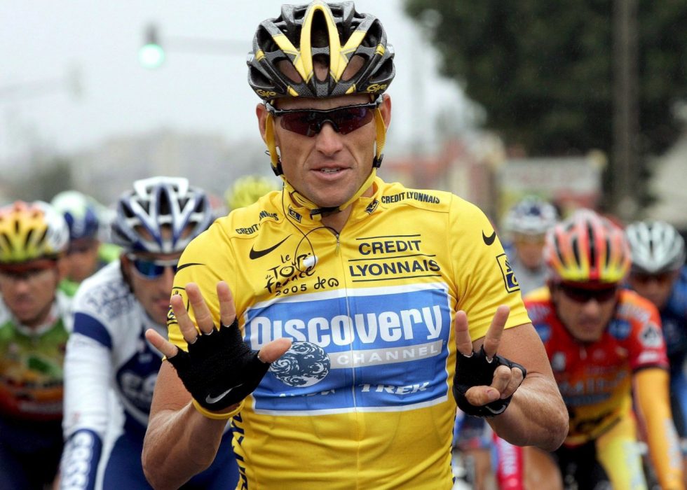 MER TRØBBEL:  Fire år har gått siden Lance Armstrong ble fratatt sine sju Tour de France-titler. Nå rettes nye mistanker mot den kontroversielle amerikaneren. FOTO: EPA/OLIVIER HOSLET