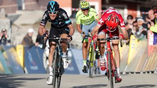 SEKUNDSTRID: Det ble jevnt under avslutningen av fjorårets Paris-Nice. Til slutt hadde Geraint Thomas bare fire sekunder til Alberto Contador. Her er rytterne i aksjon på 5. etappe