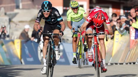 SEKUNDSTRID: Det ble jevnt under avslutningen av fjorårets Paris-Nice. Til slutt hadde Geraint Thomas bare fire sekunder til Alberto Contador. Her er rytterne i aksjon på 5. etappe