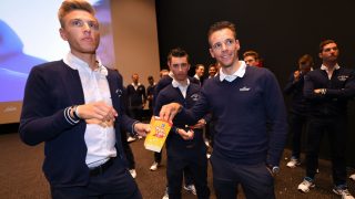 IT'S POPCORN TIME! Marcel Kittel og Philippe Gilbert fikk spørsmål om bruk av medisinske fritak i Team Sky under onsdagens pressetreff. Kittel var klar i sin tale om hva han tror skjer med Bradley Wiggins ettermæle. FOTO: Tim De Waele/TDWSPORT.COM