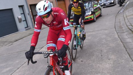 VELTET: Alexander Kristoff var uheldig under Omloop Het Nieuwsblad. Han veltet på Donderij drøyt 60 kilometer før mål. FOTO: Tim de Waele (TDWSport.com)