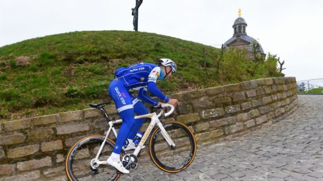 PÅ LEGENDARISK GRUNN: Muur van Geraardsbergen er tilbake i årets Flandern rundt. Her forserer Boonen bakken på rekognosering av rittets løype. FOTO: Tim de Waele (TDWSport.com)