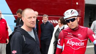 ALT GODT? Det skurret litt mellom Torsten Schmidt (til venstre) og Alexander Kristoff under tredagersrittet i De Panne. Tyskeren skal heller ikke ha vært imponert over nordmannens sene ankomst til Compiègne foran Paris-Roubaix. FOTO: Kjetil Anda