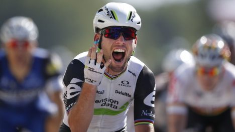 SYK: Cavendish har fått påvist kyssesyke og kan være ute i lang tid. FOTO: EPA/YOAN VALAT