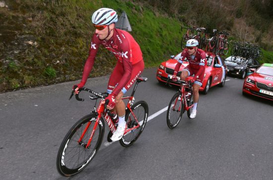 SKADET: Sven Erik Bystrøm (i front) har ikke rørt sykkelen siden Gent-Wevelgem. Treningspartner Alexander Kristoff (bak) må ennå vente noen uker på å få trene med lagkameraten. FOTO: Tim de Waele (TDWSport.com)
