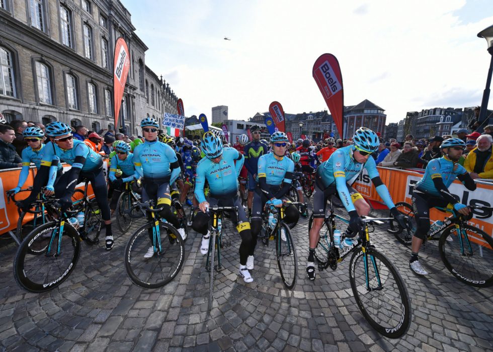HEDRET SCARPONI: Astana syklet litt livs vanskeligste ritt under Liège-Bastogne-Liège. Flere av lagkameratene til Michele Scarponi gråt åpenlyst ved starten av rittet. FOTO: Tim De Waele/TDWSPORT.COM