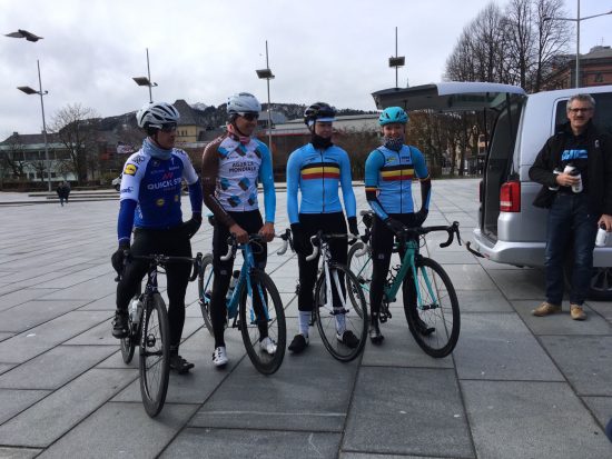 PÅ BESØK: Representanter for Belgias sykkellandslag var i Bergen for å studere VM-løypen tirsdag (FOTO: procycling.no)