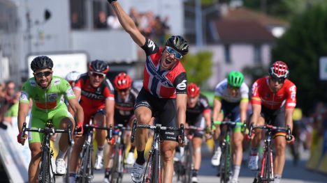 OVERRASKET: Nacer Bouhanni (i grønt) var den store favorittet